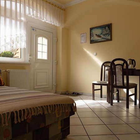 Gostisce Pri Dveh Petelinih Hotel เบลด ภายนอก รูปภาพ